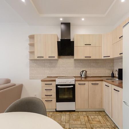 Petrovdom 7-27 In Rc Kvartet Cozy Apartment Nearby With Central Railway Station Kiev Buitenkant foto