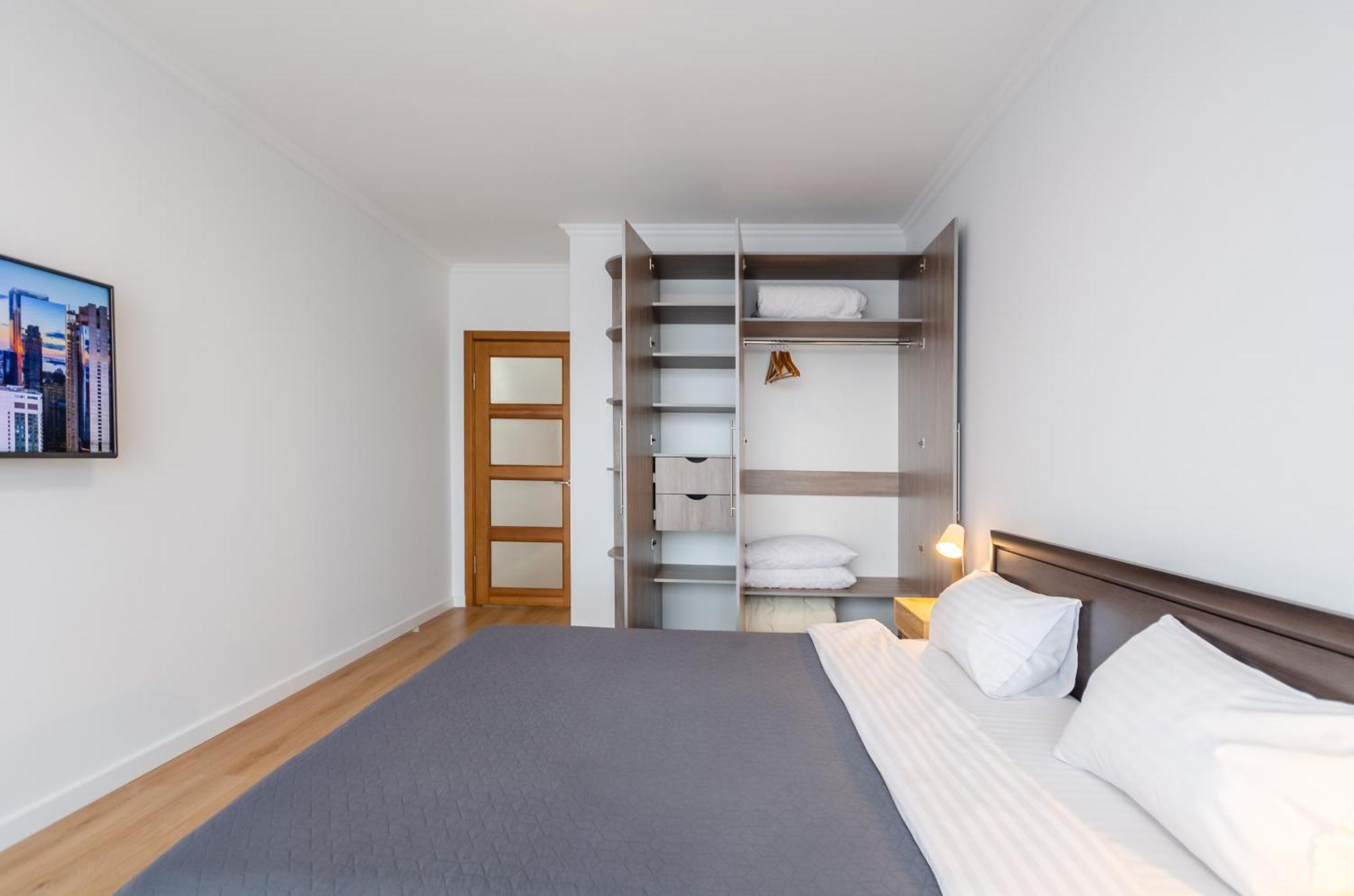 Petrovdom 7-27 In Rc Kvartet Cozy Apartment Nearby With Central Railway Station Kiev Buitenkant foto