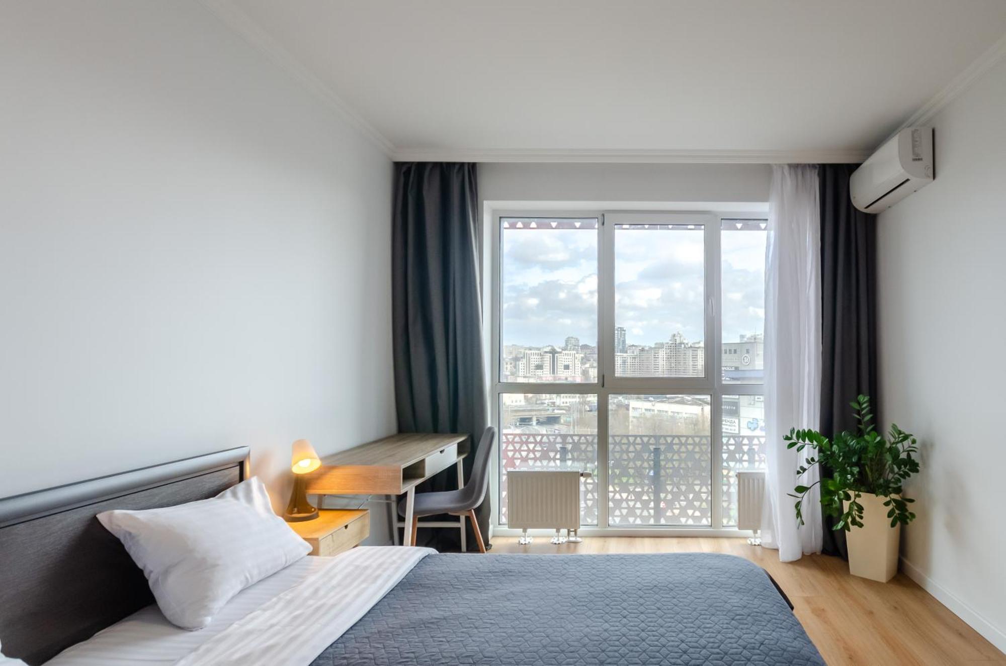 Petrovdom 7-27 In Rc Kvartet Cozy Apartment Nearby With Central Railway Station Kiev Buitenkant foto